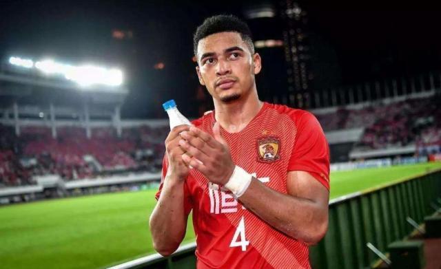 沪媒:从网上得知蒋光太感染新冠 恒大感到很震惊